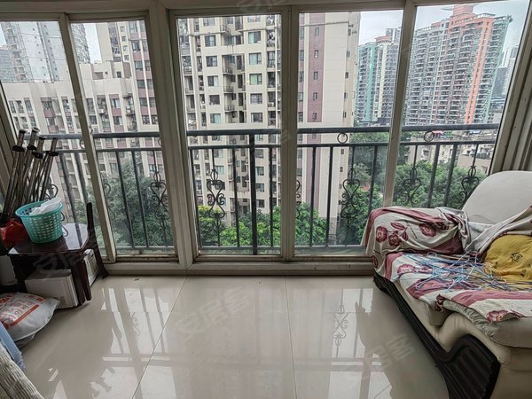 重庆九龙坡石坪桥港城静园整租 急租 石坪桥地铁站旁 电梯两房 1300元