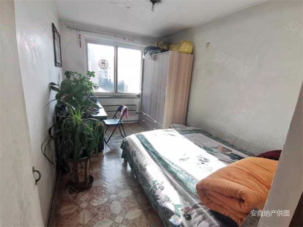 叠翠山庄 商品房 中间好楼层 集中供暖 南北通透