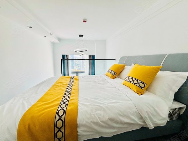 保利天际近海乐世界玫瑰湾清新loft,拎包入住出租房源真实图片