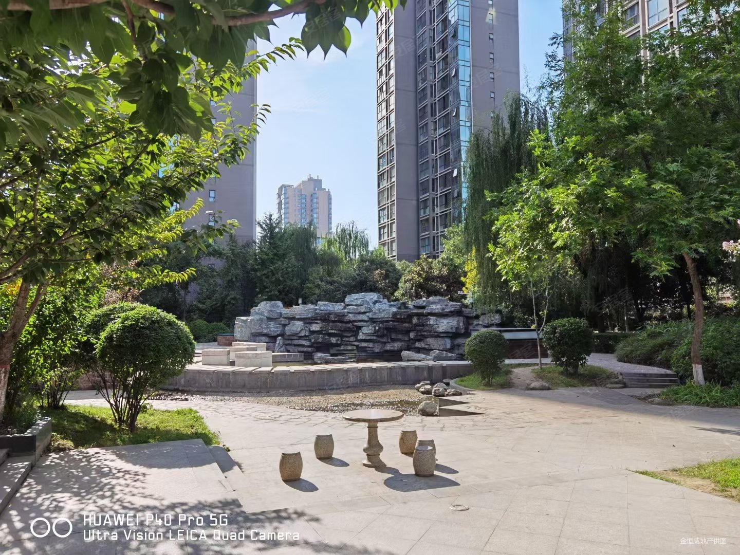 西市佳园 大两居 两梯四户 装修好 带电梯 近医院 正南朝向