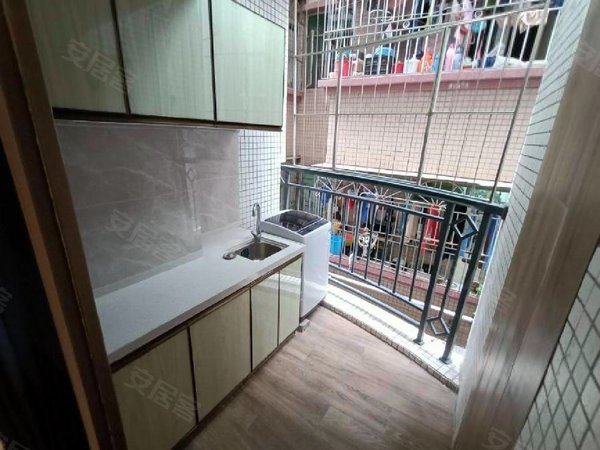 领秀不夜城旁 时代华庭精装一房 现代风装修押一付一包物业宽带