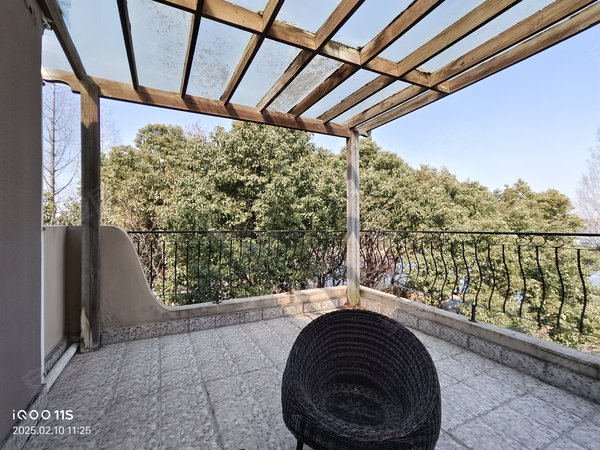 昆山巴城阳澄湖锦绣蓝湾近地铁,双拼别墅出租,精装出租房源真实图片