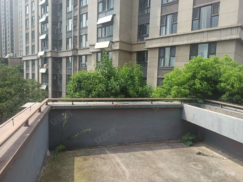 南向采光好 近医院 产权清晰 带电梯 交通便捷,万科城市之光b区(别墅)