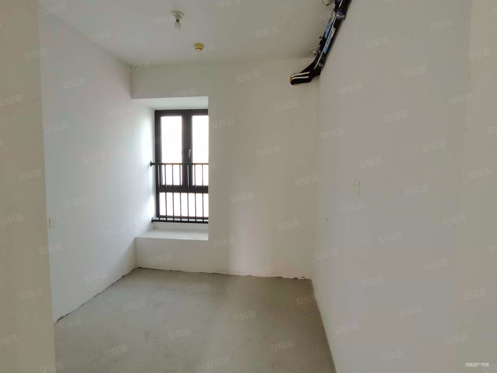 特房莱昂公馆(一期)3室2厅1卫89㎡南北140万