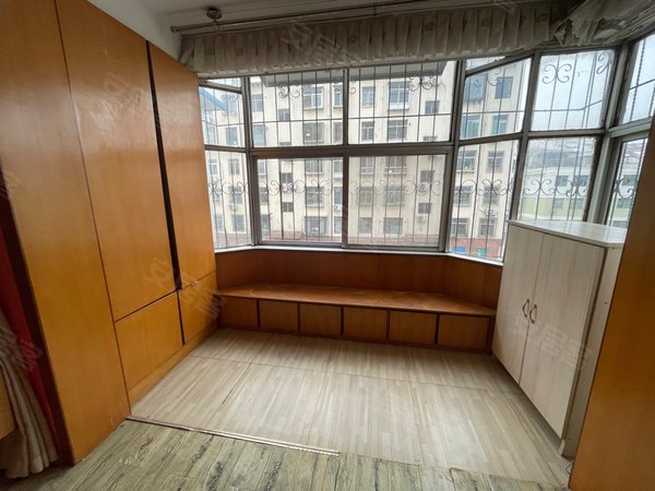 威海环翠寨子东山家园寨子大润发北 环翠楼 东山家园 住人二楼 房东