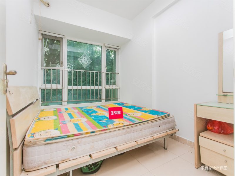 潜龙鑫茂花园a区 精装好房 出行方便 满五   价格可谈