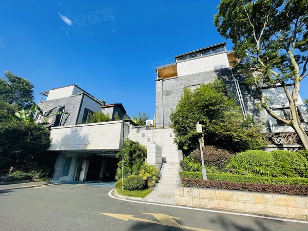 成都都江堰青城山青城鉴山青城鉴山 独门独院 精装叠拼别墅 全屋空调