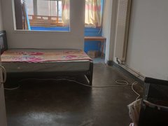 银川兴庆解放西街南门附近35平米六楼一室一厅水泥地简家420元出租房源真实图片