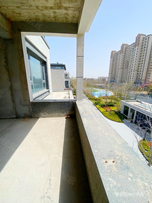 正弘新城1号院洋房顶复带双车位诚售