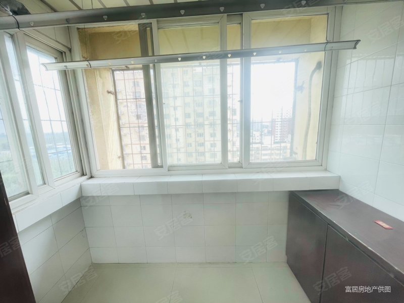 金泰花园小区 送地下室 正南朝向 精装可拎包入住