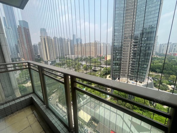 【多图】猎德花园,珠江新城东租房,猎德村大二房,阳台看珠江公园采光
