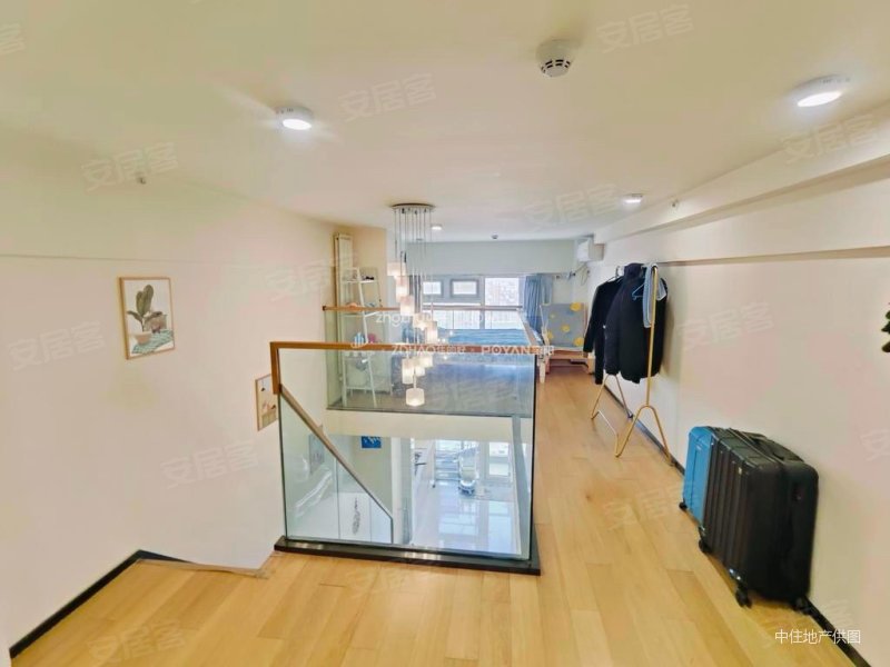 恒大滨河左岸公寓精装修loft