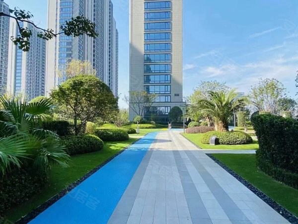 杭州萧山城厢金地滨江万科悦虹湾(公寓住宅)小区泳池凉快一夏天,精