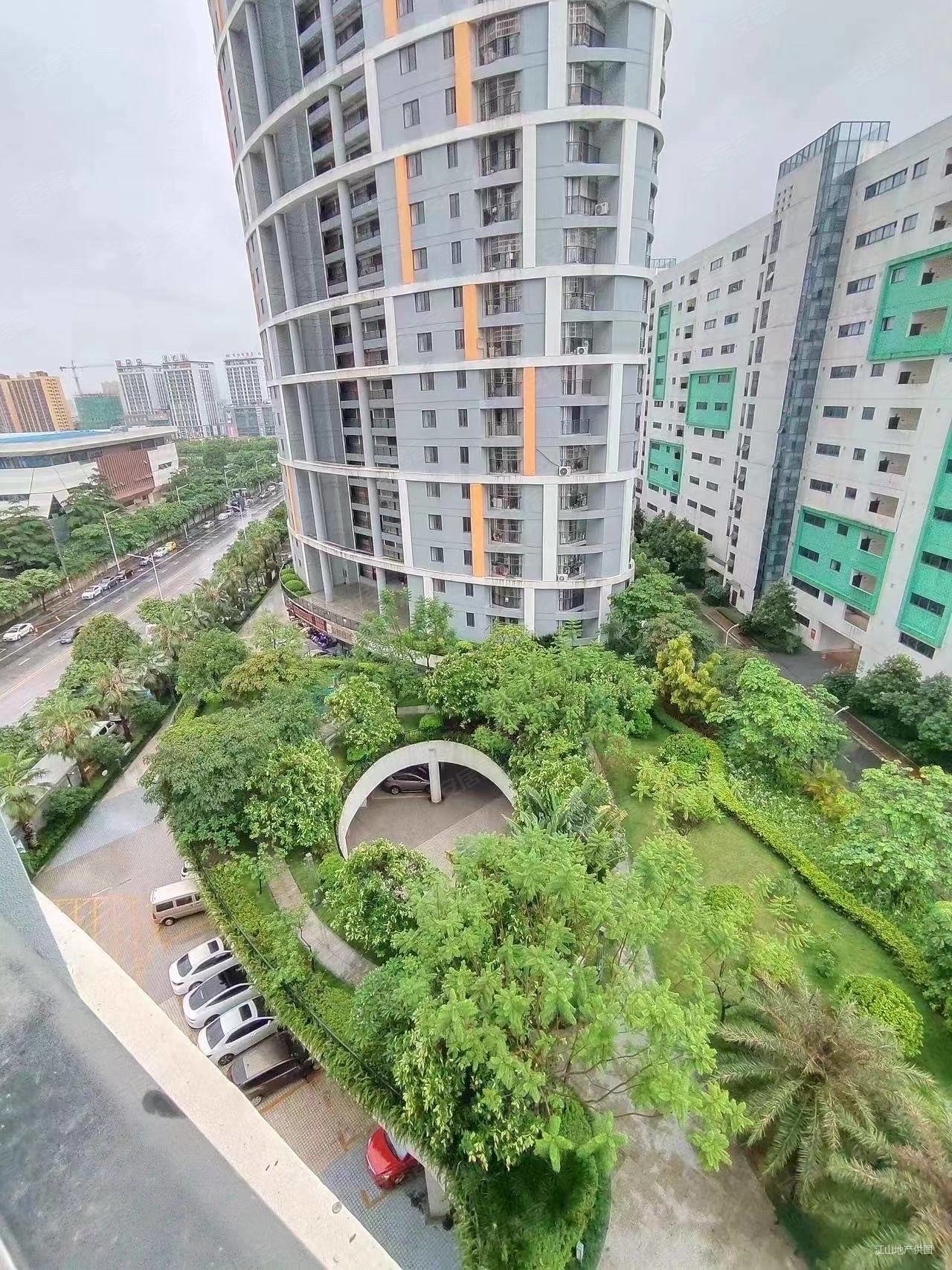 骋望麓涛毛坯3房业主亏大本出四十六万也可以出