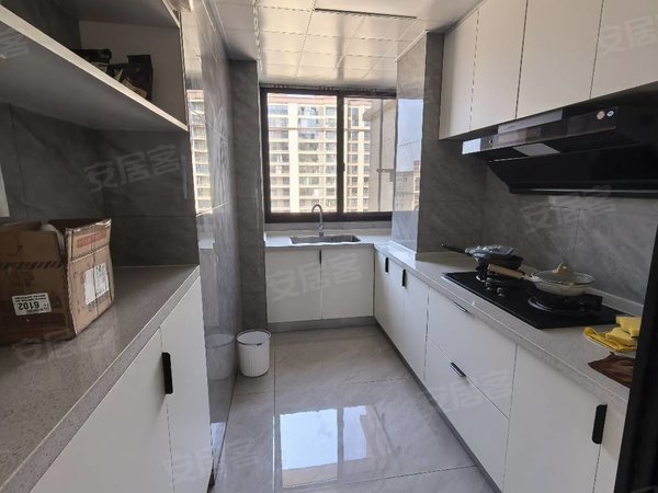 金华武义县武义城东程王佳苑二区出租：程王佳苑4室2厅1厨2卫，精装修，拎包入住，随时看房出租房源真实图片