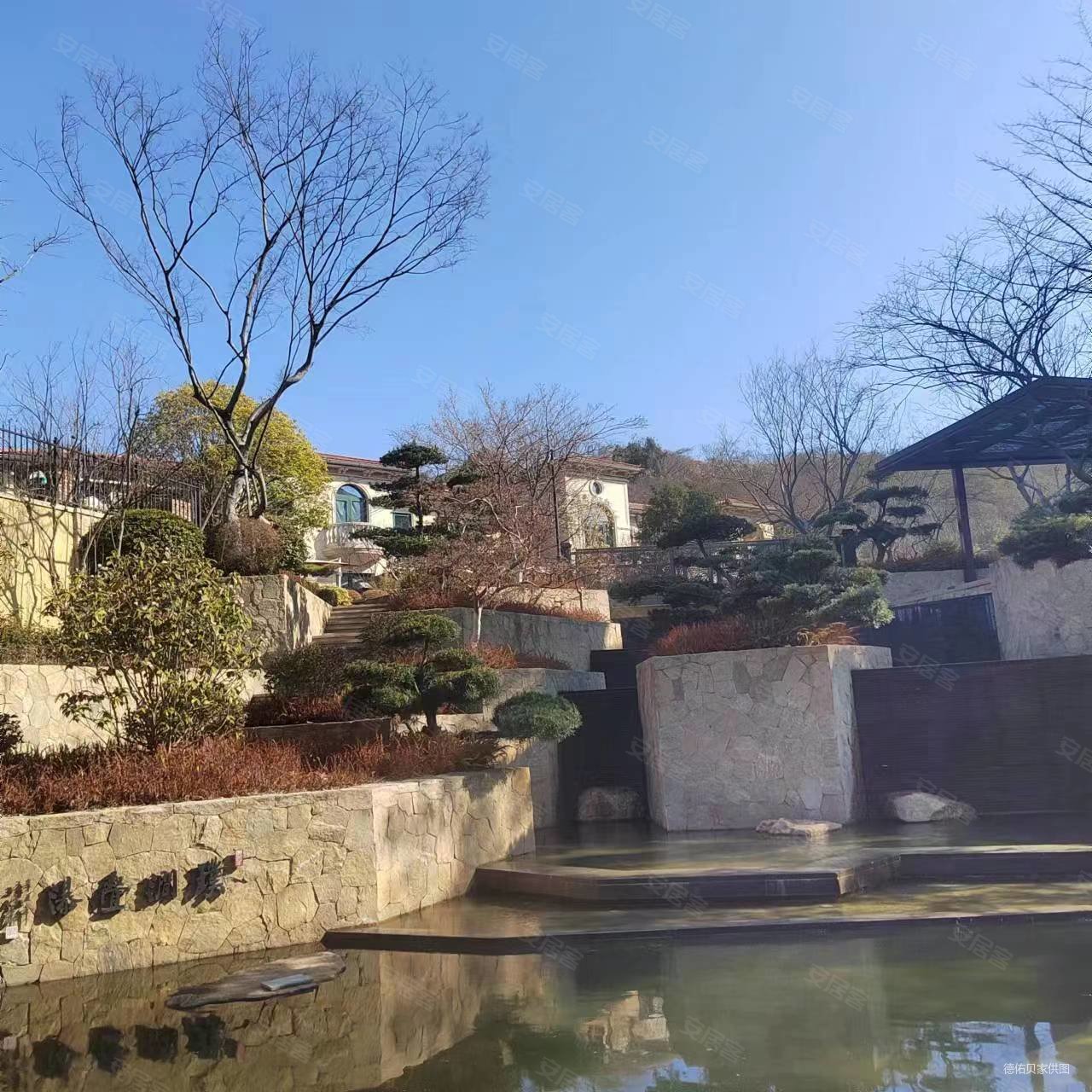 新湖香格里拉蓝月半岛东区法式双拼别墅  前面水后靠山位置佳