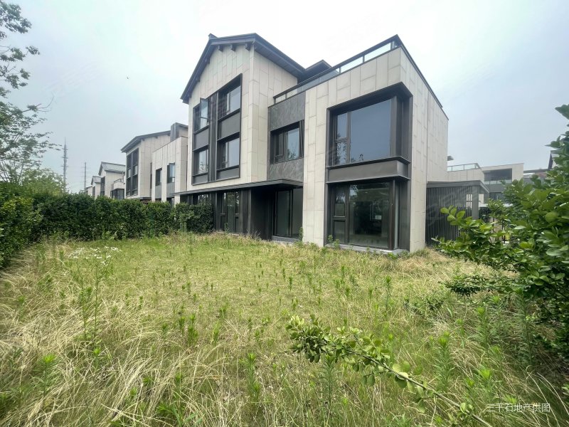 本人实地核验金地品质别墅小区双拼别墅南花园300平临河