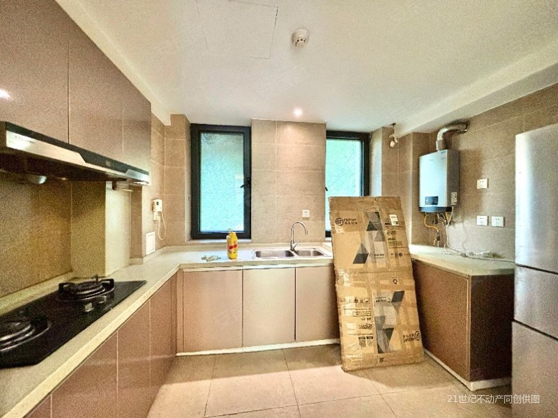 泰禾拾景园(通州) 交通便捷 电梯房 双卫格局 装修好