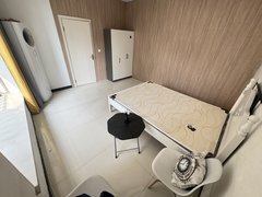 贵阳观山湖世纪城龙泽苑 世纪金源购物中心对面 单间带阳台 有厨房可以做饭出租房源真实图片