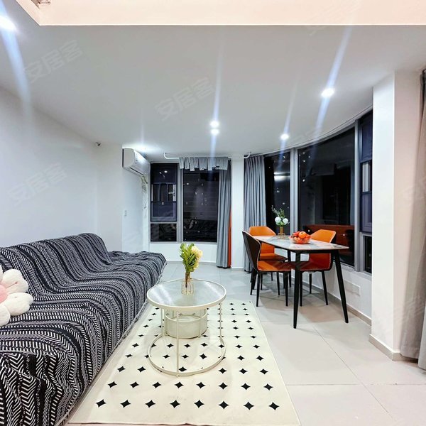 整租｜无中介不登记六沟垅地铁站一线江景山姆会员超市旁鸭一月付