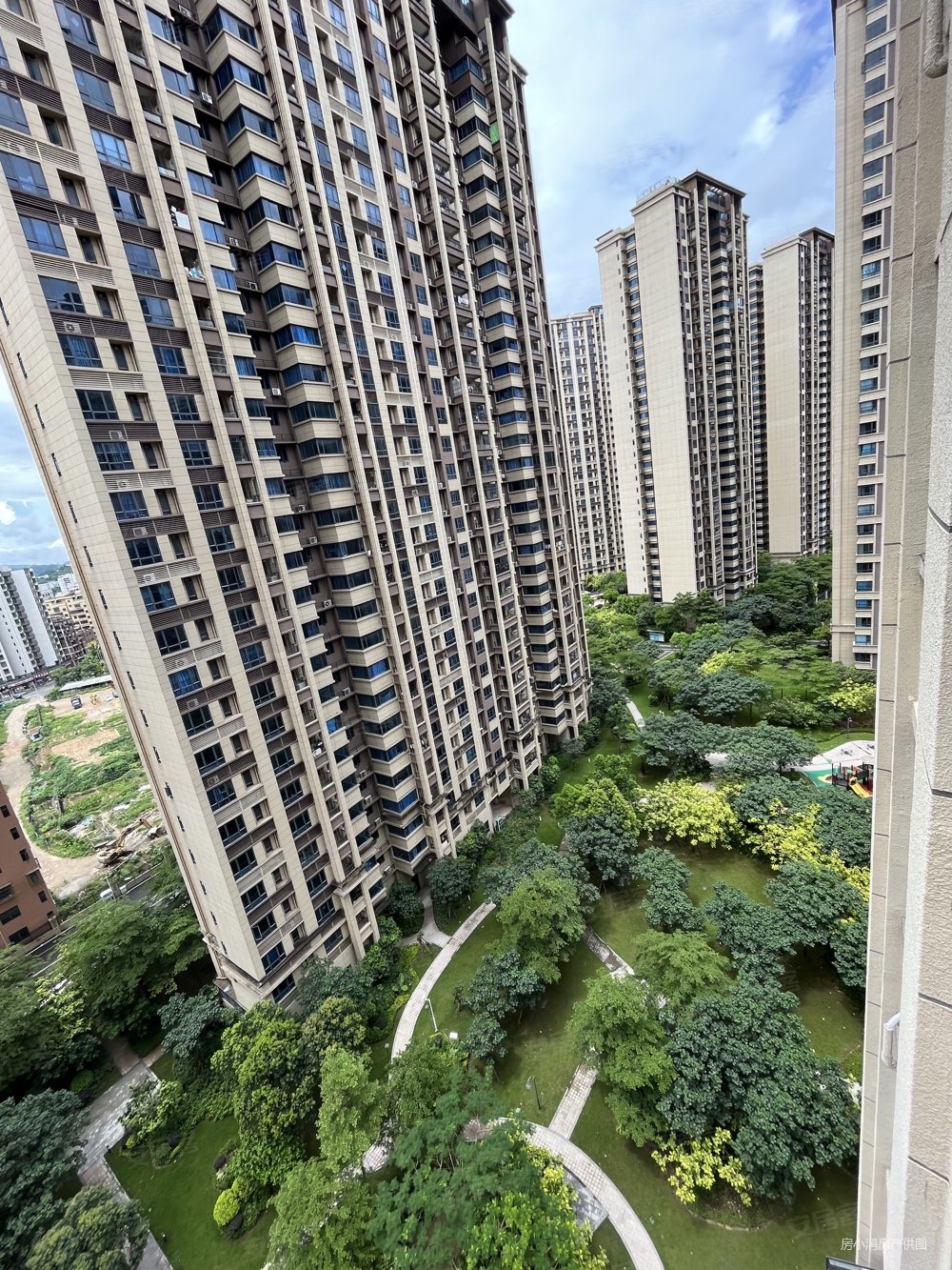 碧桂园翠湖湾 南北通透 满五   环境优美 次新房 双卫