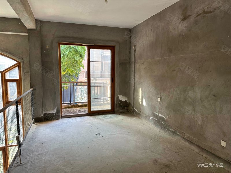 大卫城别墅,急用钱,房东我亲戚,价格强烈可谈,融信大卫城a区(别墅)