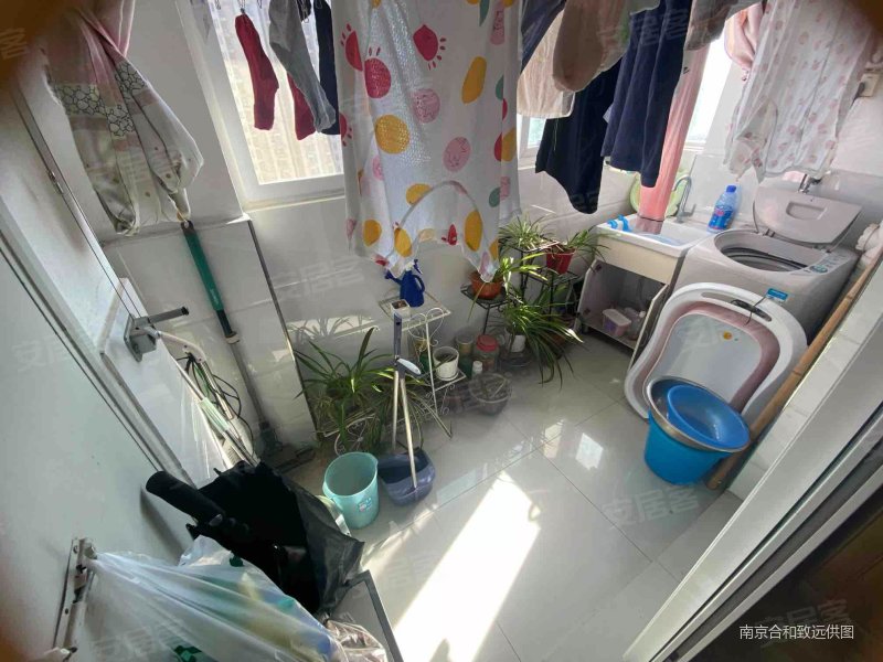 得房率高 有电梯 高楼层采光充足 满二 南向采光好 近地铁