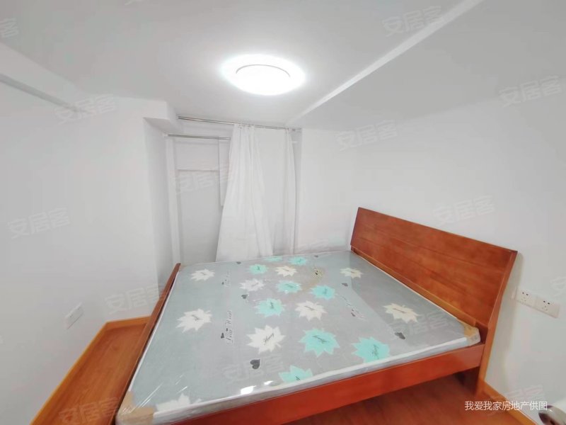 地铁口,星光耀商务中心复式公寓,精装修一室一厅