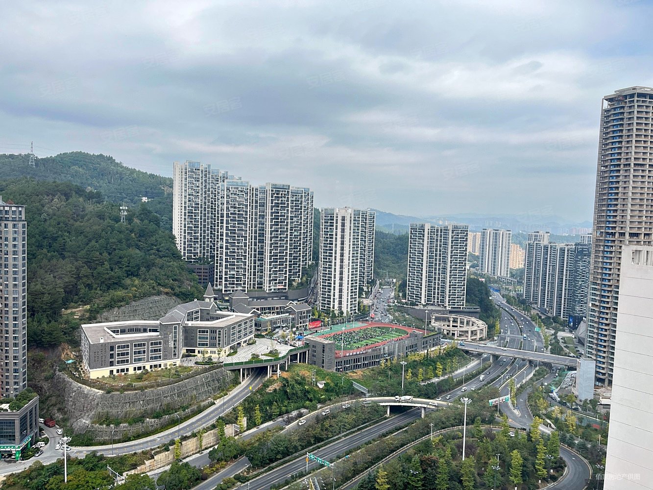 中天未来方舟h1组团三室两厅两卫精装修拎包入住