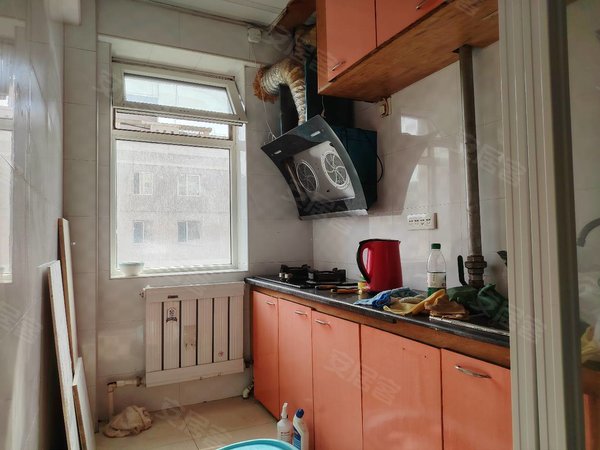 出租 工人新村二期 电梯直达 不临街 交通方便长租可议,铁西租房-沈阳