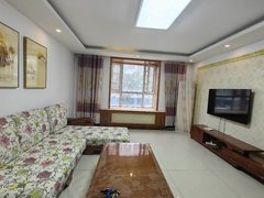 临沂兰山通达路三小十中太子湖花园两室两厅130加12配房1400有钥匙看房出租房源真实图片