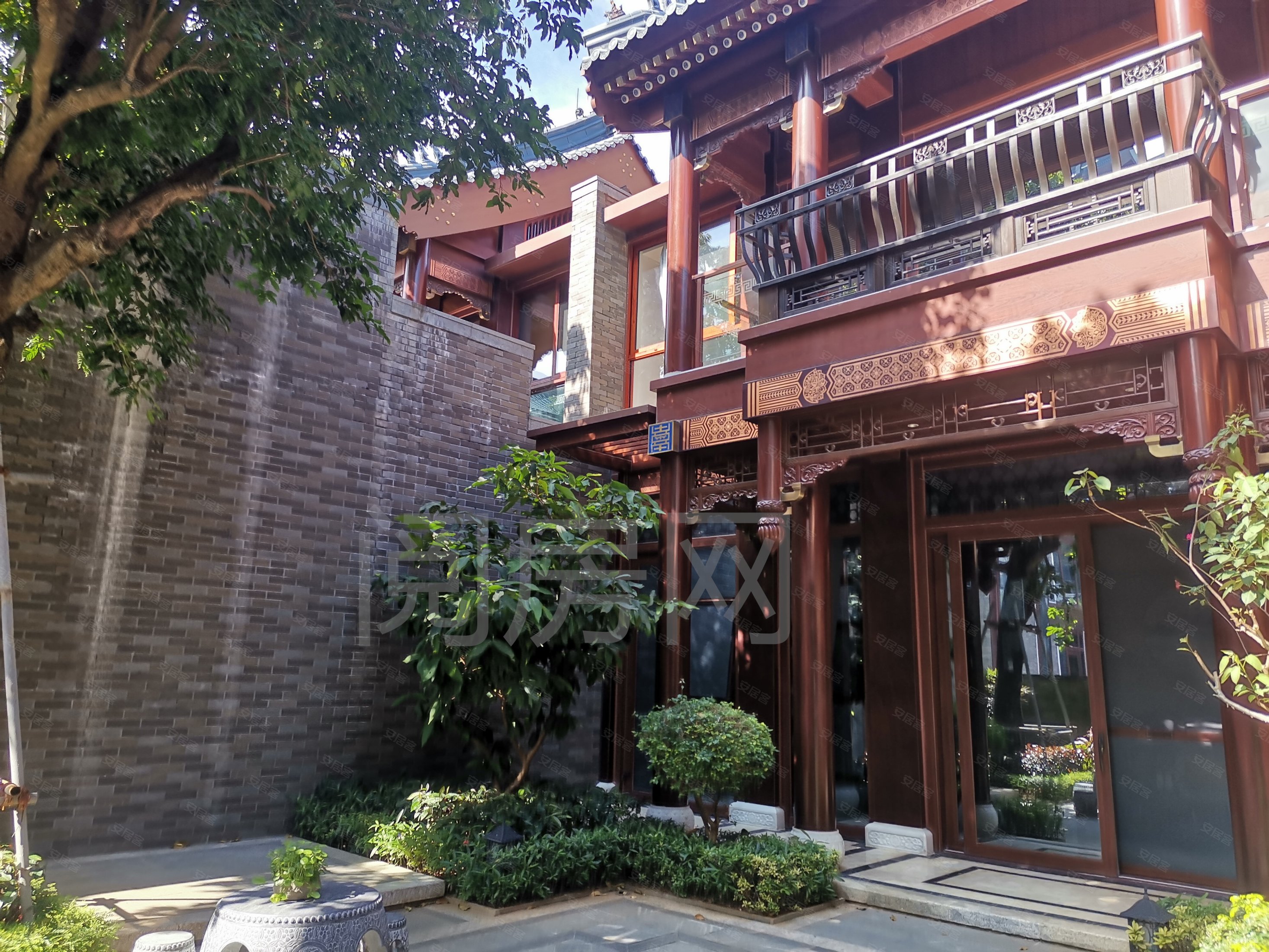 华皓亚龙府别墅