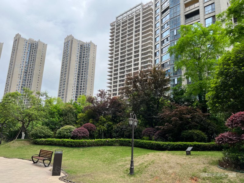 万象府台四房套内面积150平南北通透朝南双纸标在手