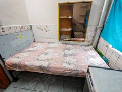 荆州沙市人信汇4楼 美佳华女人街 四楼，一室半一厅，家电齐全，天然气出租房源真实图片