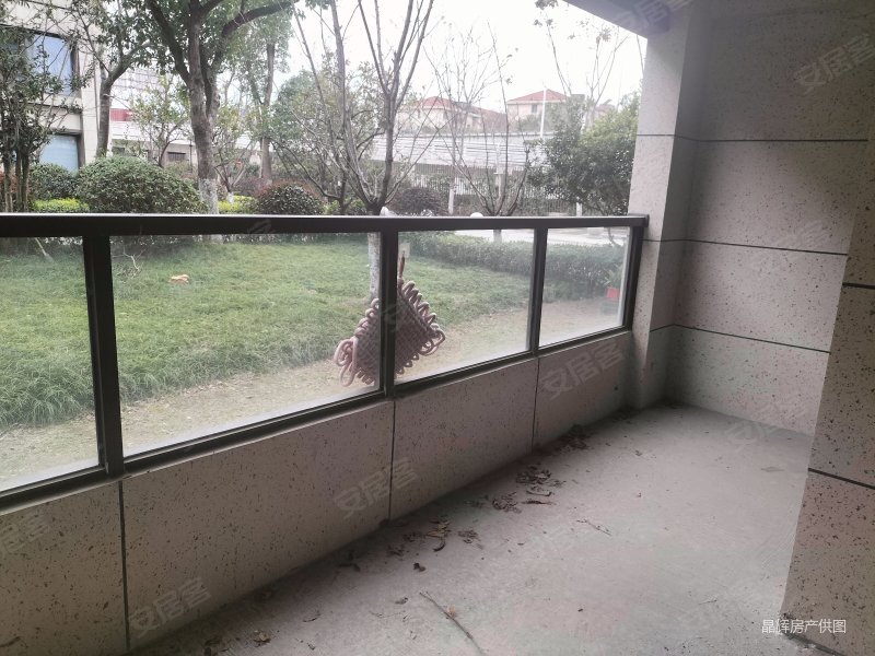 锦山府洋房一楼带车位总高七层靠近白山头菜市场性价比超高