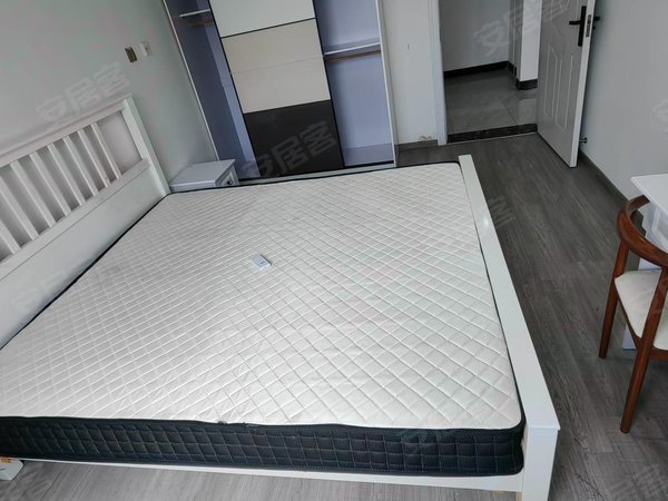 上海松江车墩松南城华杰苑香亭路华杰苑精装一室户出租 价格超便宜8楼