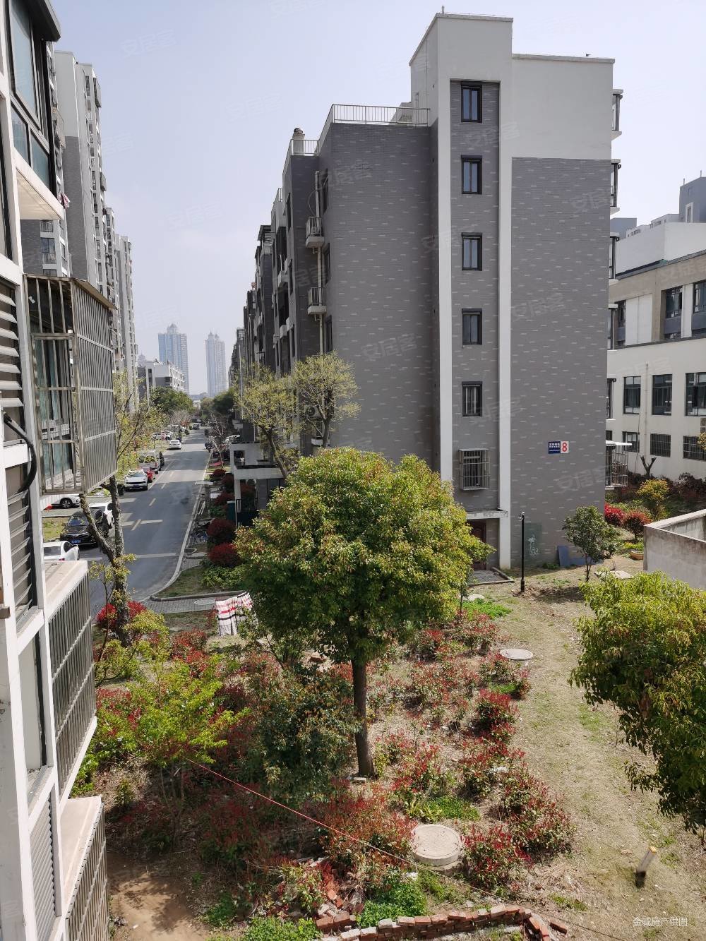 阳光灿烂三开间朝南电梯二室宜东铭苑即住