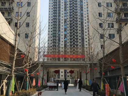 北面500米左右是龙霞轻轨站小区户型泽霞雅苑安置房南区一共9栋,由