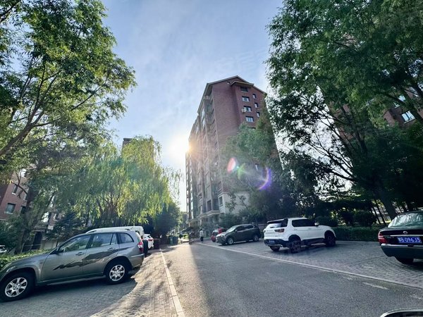 包头稀土高新区滨河大厦水岸花都水岸花都 300平精装叠拼别墅 带车库 带80平小院 拎包住出租房源真实图片