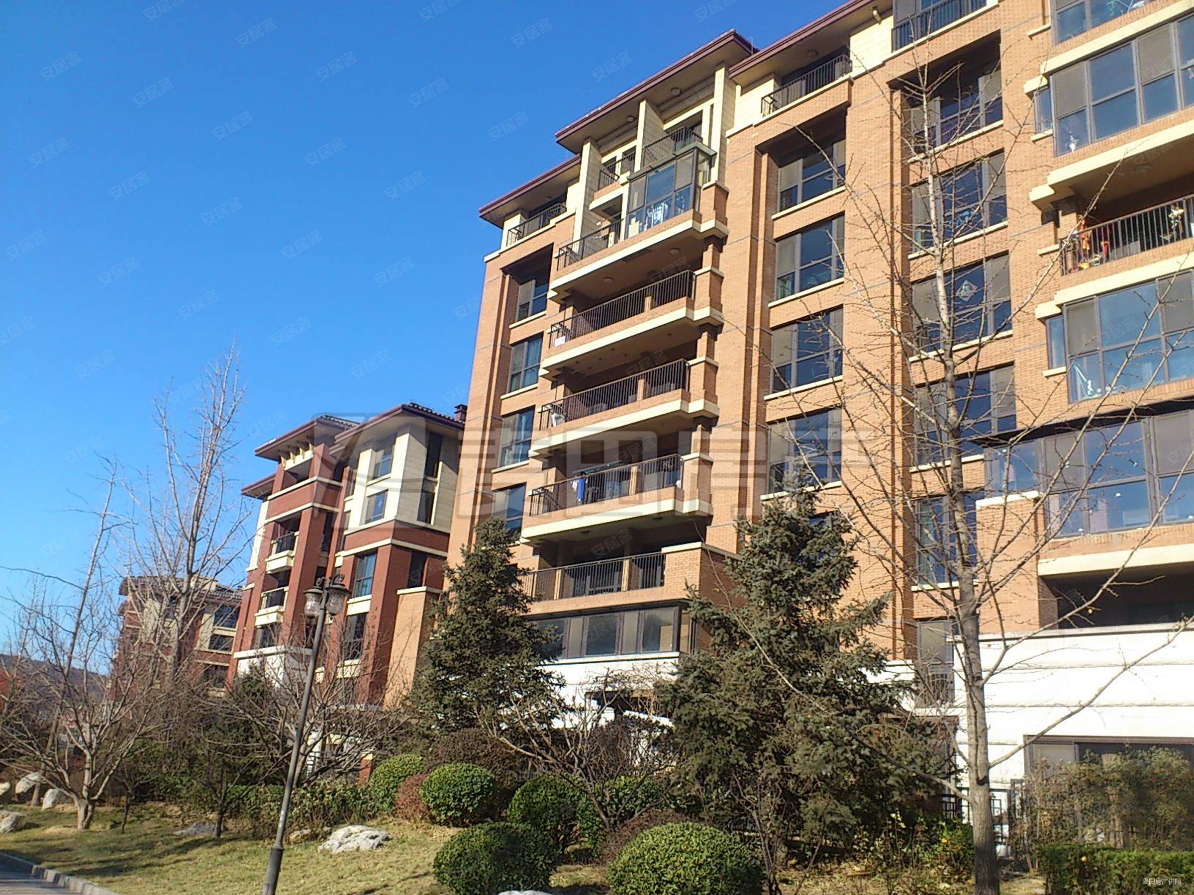 亿城西山华府珑园4室2厅2卫177㎡南北1980万