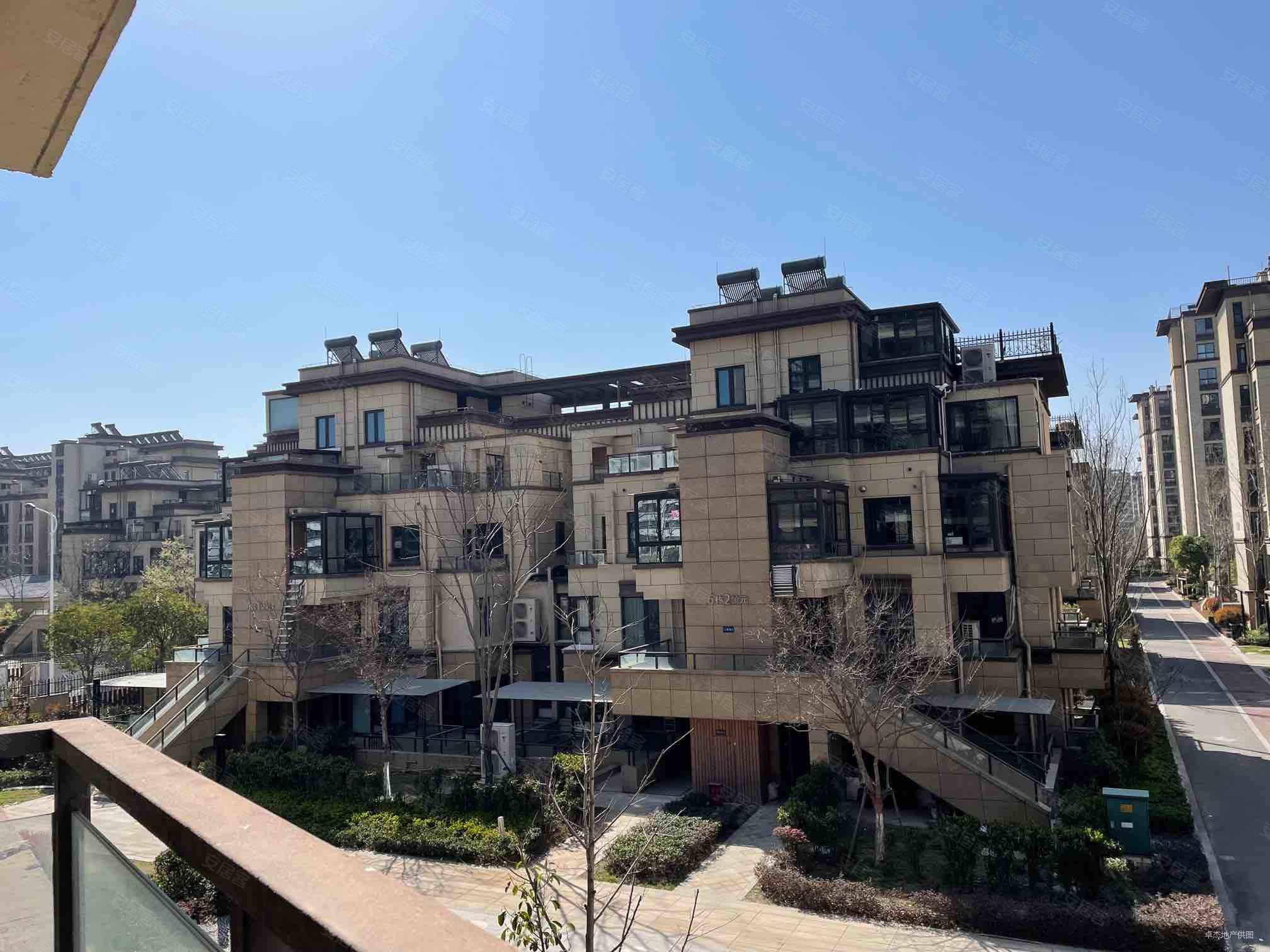 奥园观湖尚居荣园3室2厅1卫89㎡南北122.8万