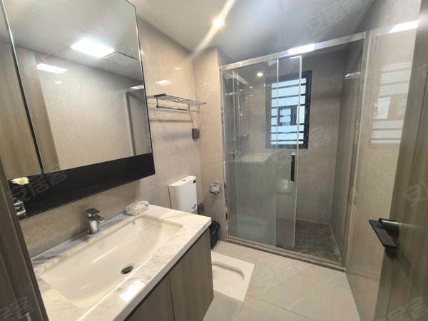 南宁良庆五象大道阳光城光明未来悦高品质小区，全屋空调定制衣柜，包物业费，可拎包入住！出租房源真实图片