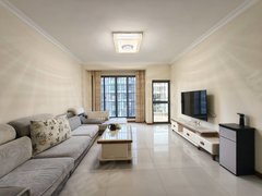 桂林临桂西城大道碧园印象桂林 三房二卫 一台空调 家电齐全，拎包入住交通便利出租房源真实图片