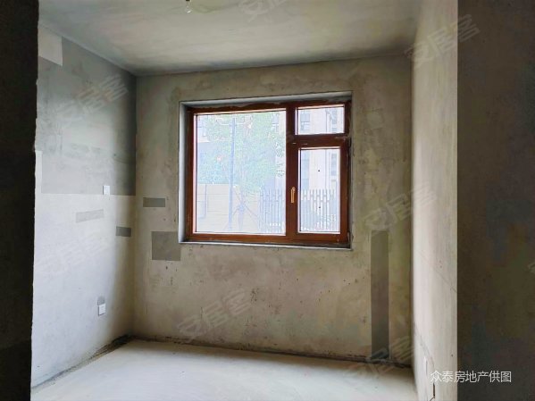 净月睿德上品一楼带双层地下车位停五台车随时看南北通透