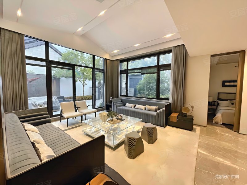 样板间出售,软装硬装全留,添置个人物品可拎包入住,山棠春晓别墅二手