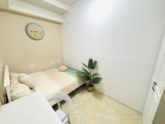 南京建邺兴隆二号线兴隆大街旁,靠近万达金鹰乐基广场,可月付可短租无中介出租房源真实图片
