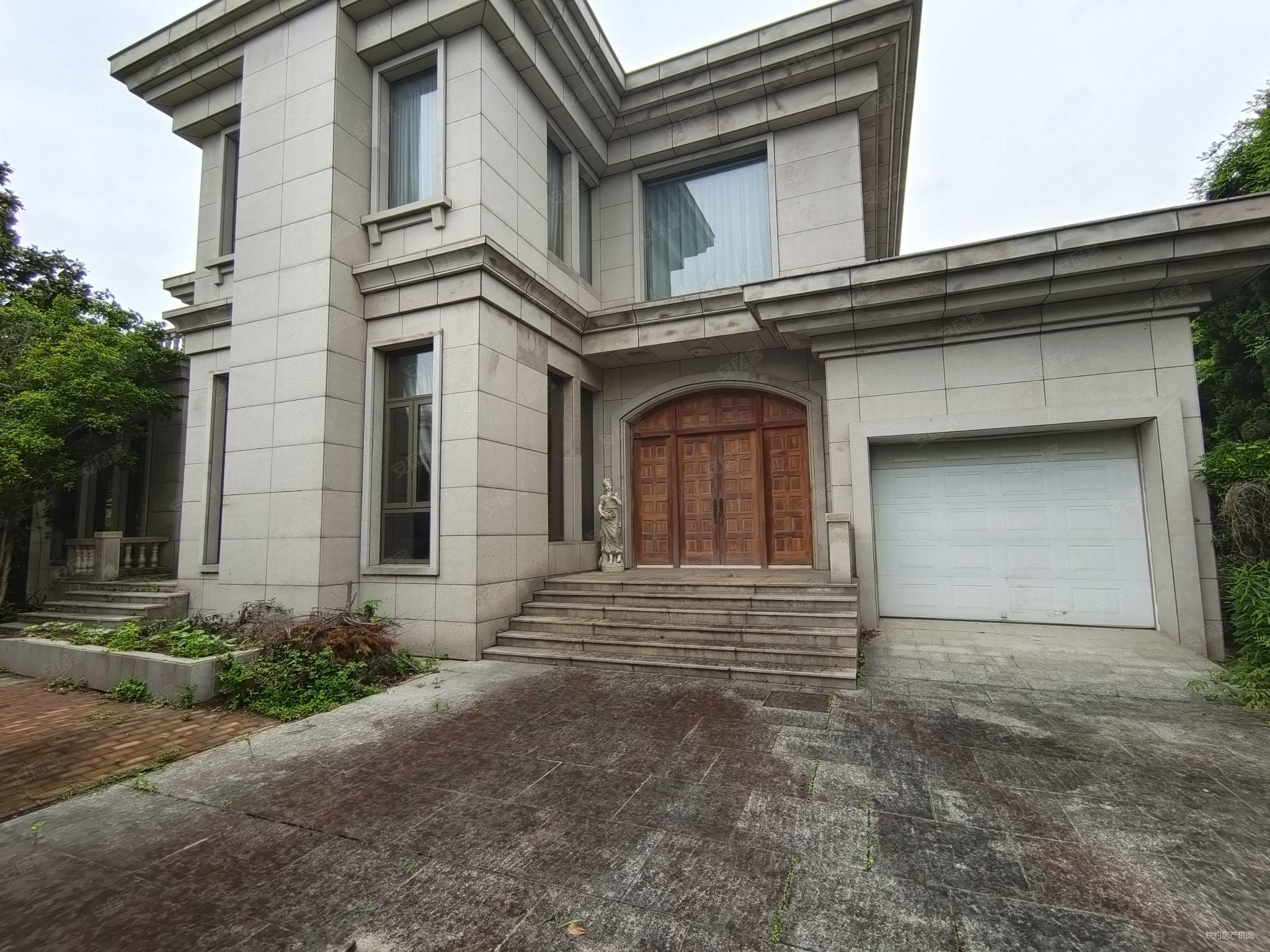 绿意盎然中的尊贵领地 佘山紫园别墅 尽享优雅人生