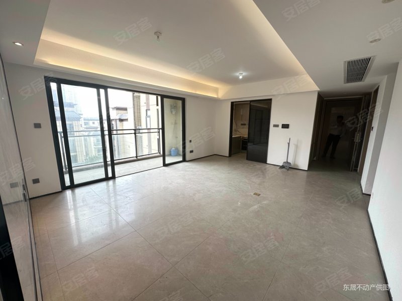 品秀星图两梯三户四室两厅地铁口物业随时可看房