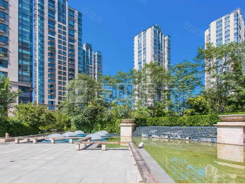 裘马都 高层观景大平层 单价不到   ,还可大谈