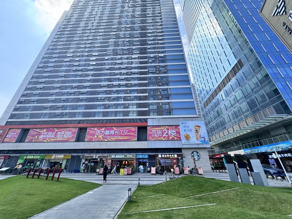 广州番禺南站万科世博汇万科喜街 广州南站 复式一房一厅 可养宠物